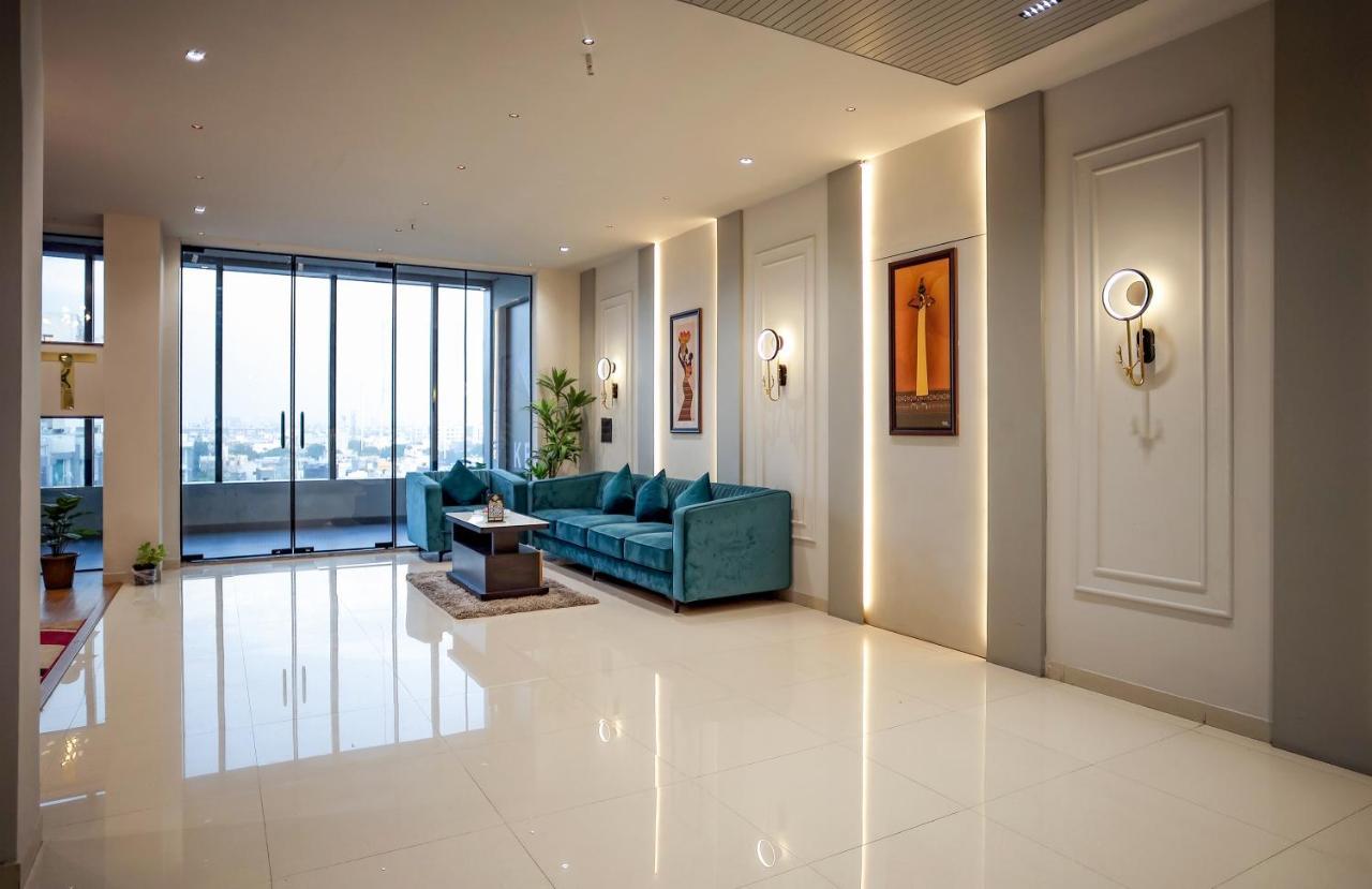 Hotel The Parker Inn By Kbnt Group Сурат Екстер'єр фото