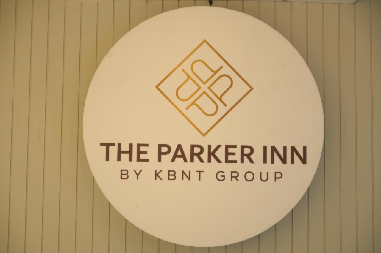 Hotel The Parker Inn By Kbnt Group Сурат Екстер'єр фото